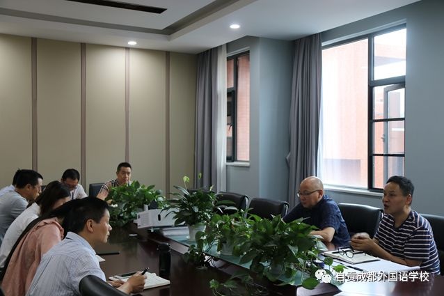 自貢市外國語學(xué)校--加強(qiáng)安全工作，構(gòu)建安全校園