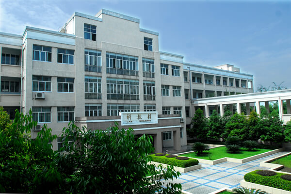 棠湖外國(guó)語(yǔ)實(shí)驗(yàn)學(xué)校校園風(fēng)采