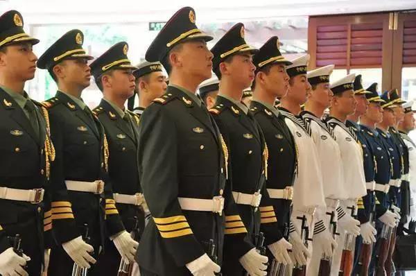 北大成都附屬實(shí)驗(yàn)學(xué)校：【八一建軍節(jié)】致敬最可愛的人！