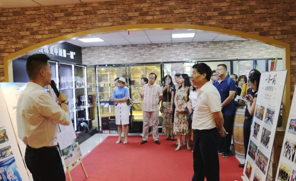 成都實外西區(qū)黨委組織黨員赴成都雙流綜合保稅區(qū)考察學(xué)習(xí)