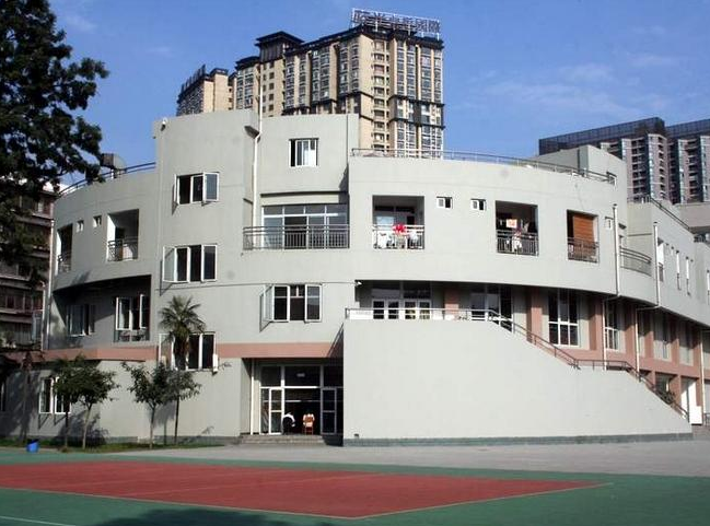 成都市鹽道街中學(xué)發(fā)展前景怎么樣？