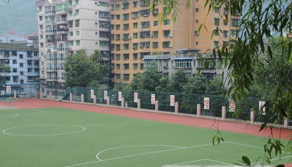 萬(wàn)源中學(xué)聯(lián)系電話是多少？