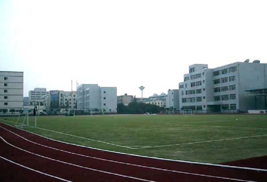 成都第二十中學(xué)校園環(huán)境好不好、怎么樣？