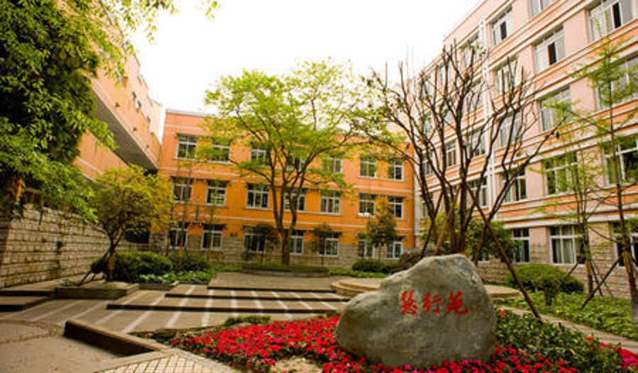 郫縣二中校園環(huán)境怎么樣？