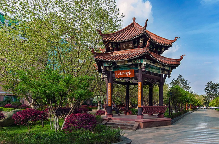 中和中學環(huán)境好不好？