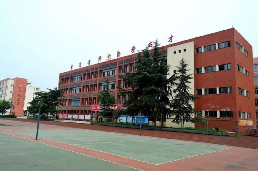 江油一中是公辦院校嗎？