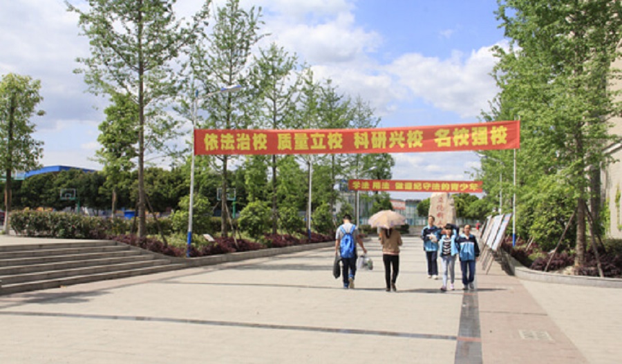 綿陽普明中學地址在哪里？