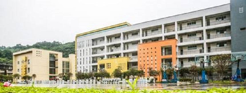 雅安二中寢室、校園環(huán)境怎么樣？