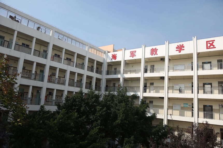 東汽八一中學(xué)宿舍、食堂環(huán)境怎么樣？