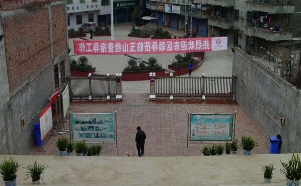 玉山中學(xué)招辦電話(huà)是多少？