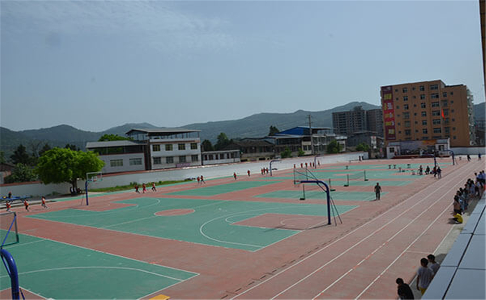 曾口中學學校環(huán)境怎么樣？