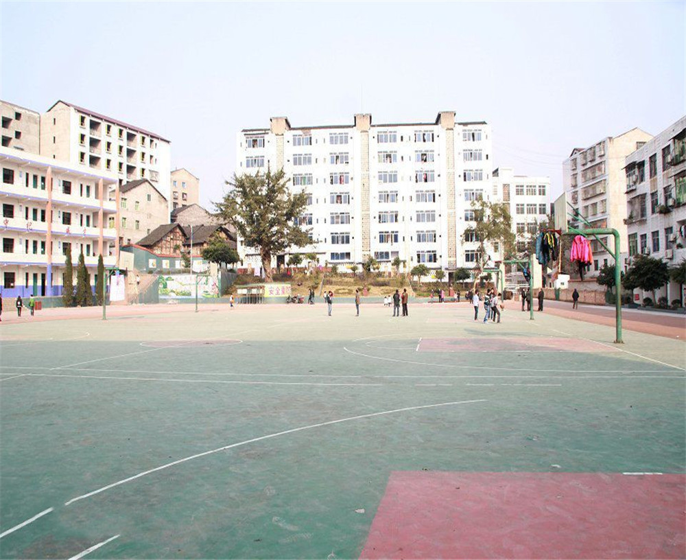 渠縣清溪中學學校環(huán)境怎么樣？