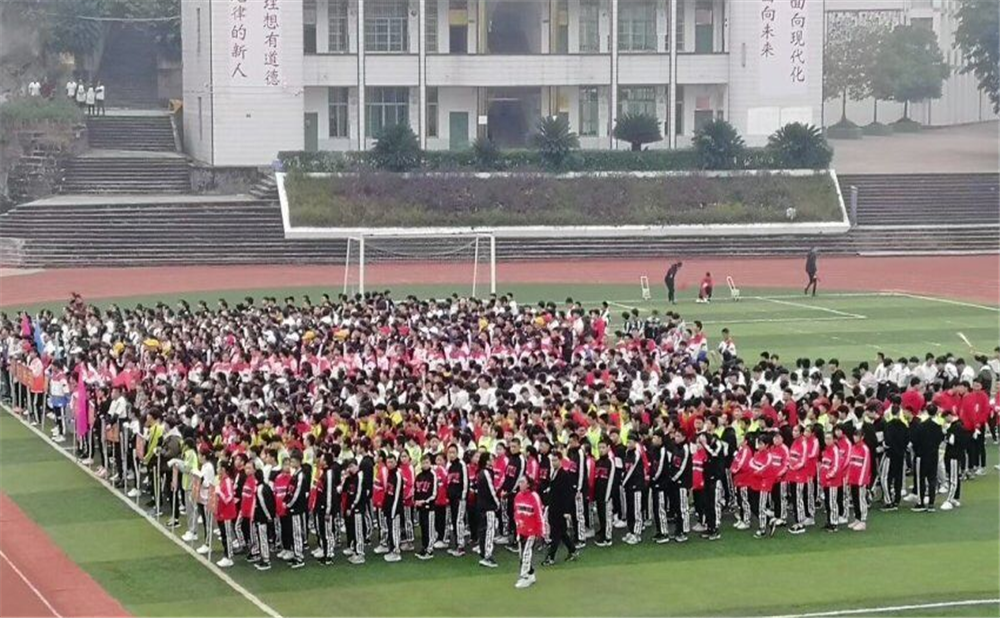 南充市長(zhǎng)樂(lè)中學(xué)學(xué)校環(huán)境怎么樣？