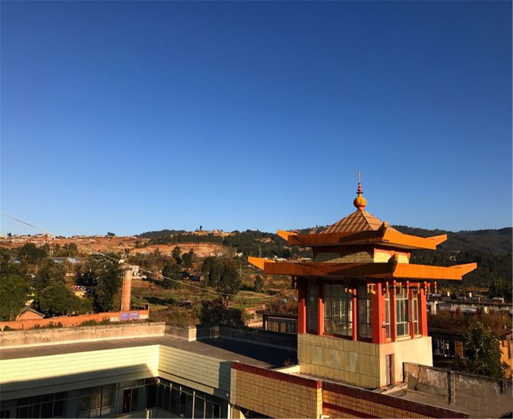 涼山州民族中學(xué)是一所公辦學(xué)校嗎？
