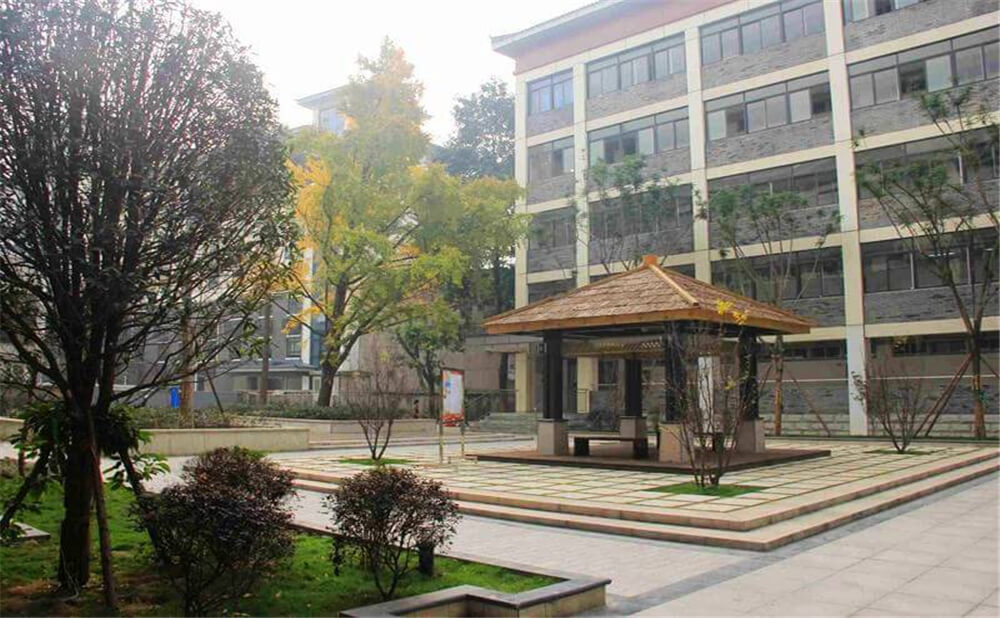 成都市西北中學的老師怎么樣？
