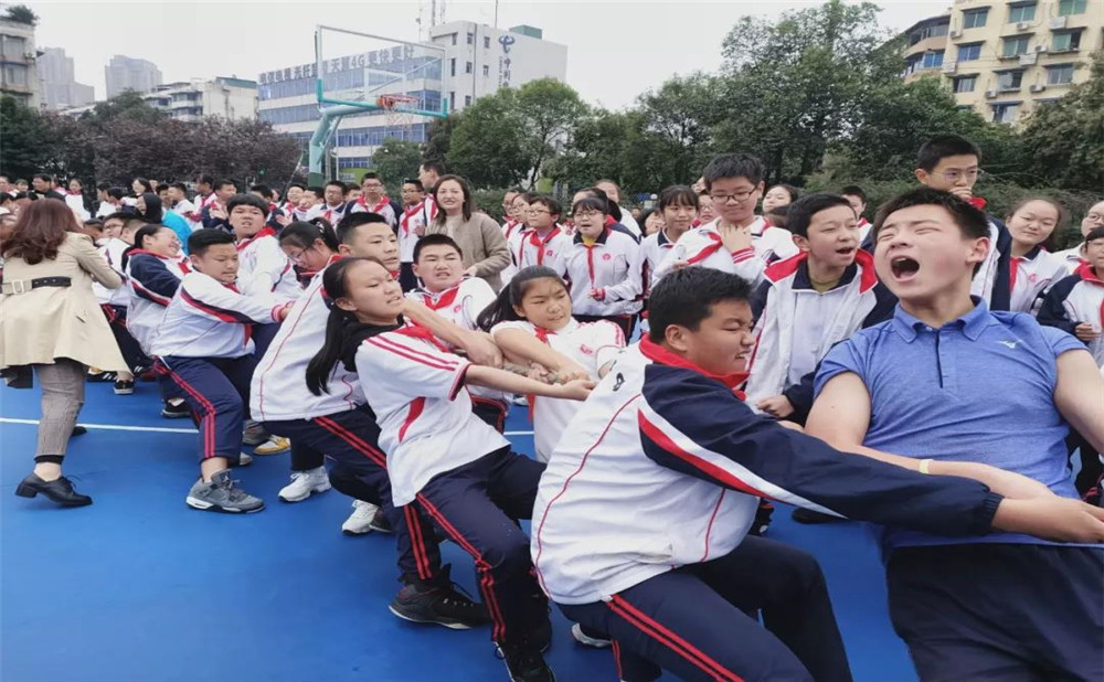四川師范大學附屬中學去年的錄取分數(shù)線是多少？