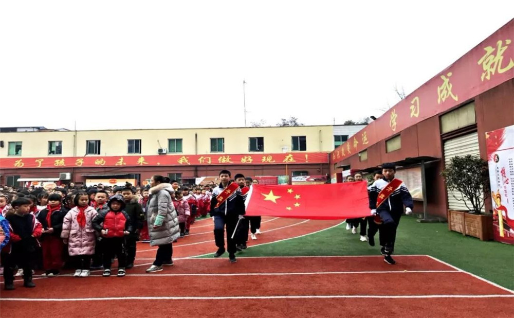 成都文武學(xué)校去年的錄取分數(shù)線是多少？