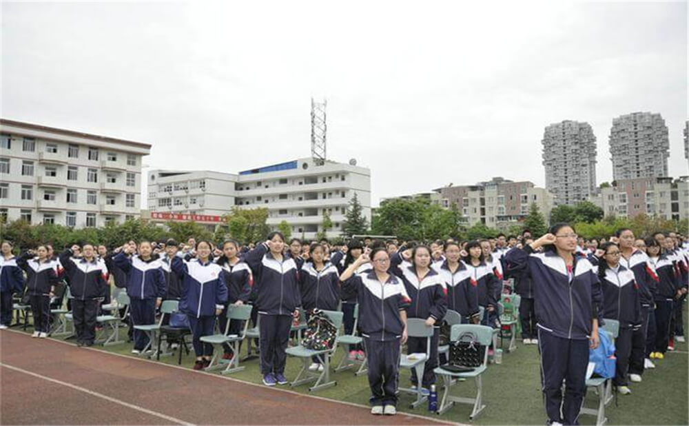龍泉二中的去年錄取分?jǐn)?shù)線是多少分？