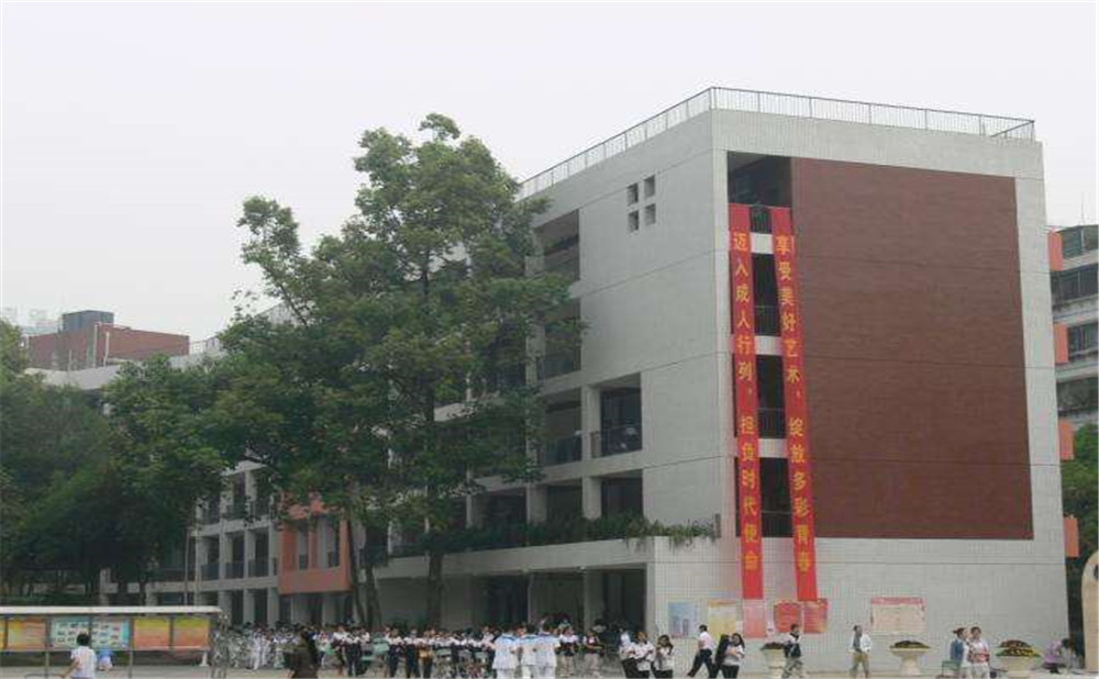 成都市石室聯(lián)中蜀華分校近三年的錄取分數(shù)是多少？