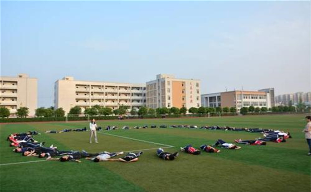 郫縣四中高中宿舍怎么樣？