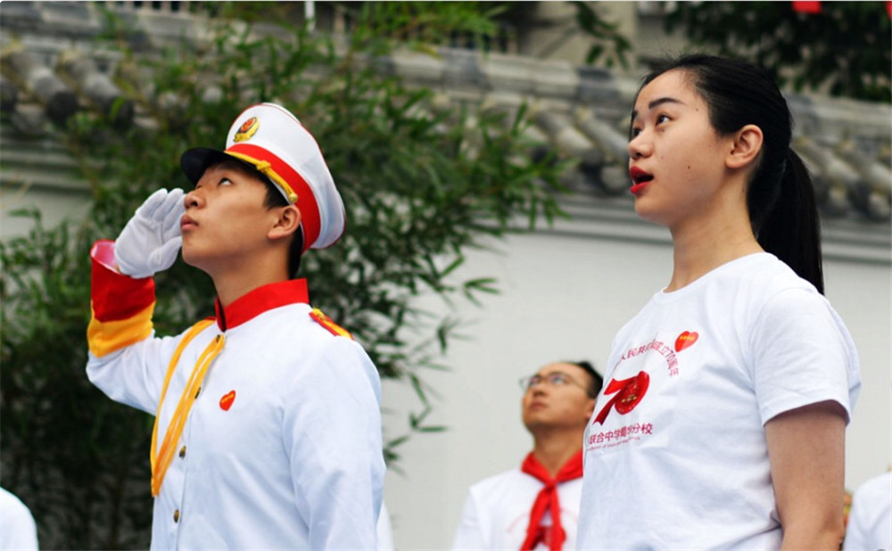 石室聯(lián)合中學(xué)蜀華分校一年的學(xué)費是多少？