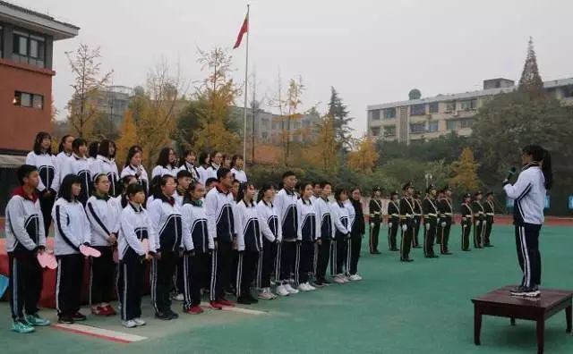 新津中學(xué)的升學(xué)率是多少？