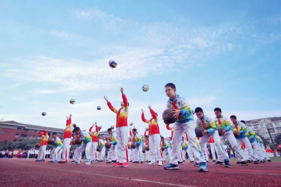 成都七中萬(wàn)達(dá)學(xué)校的本科升學(xué)率是多少？