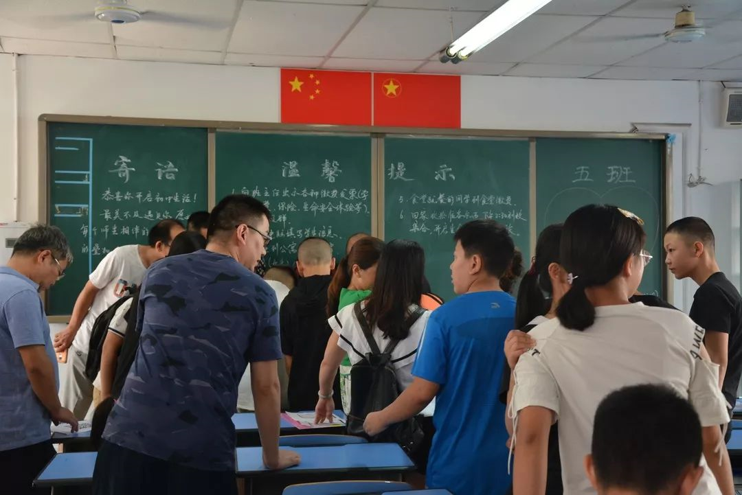 成都新世紀(jì)外國語學(xué)校的宿舍怎么樣？