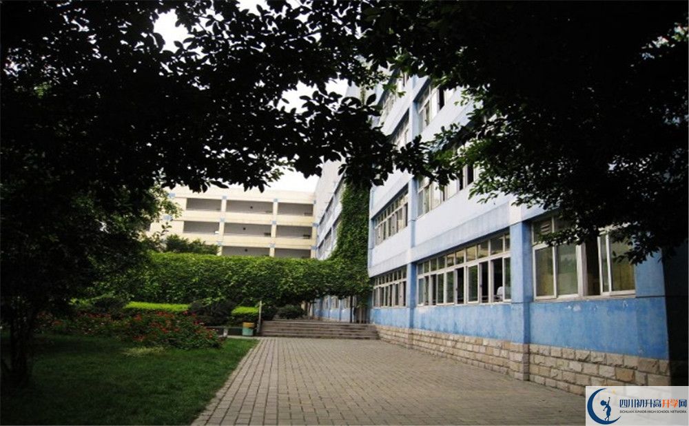 四川師范大學實驗外國語學校高中本部的錄取分數(shù)是多少？