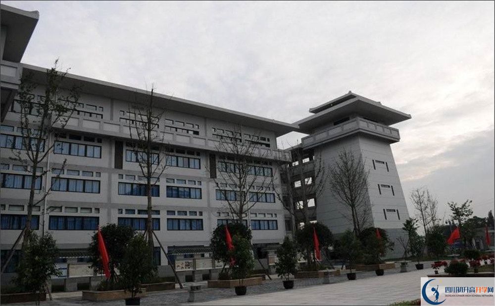 成都石室中學(xué)北湖校區(qū)的學(xué)費(fèi)大概多少？