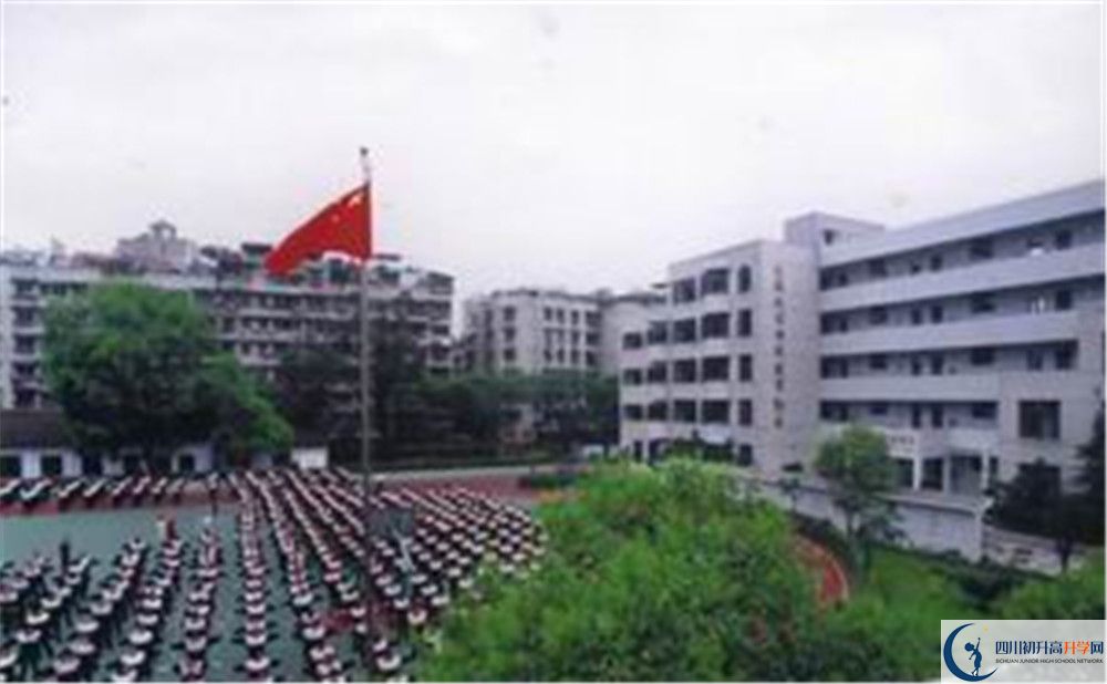 上成都市第十七中學(xué)的分?jǐn)?shù)線是多少？