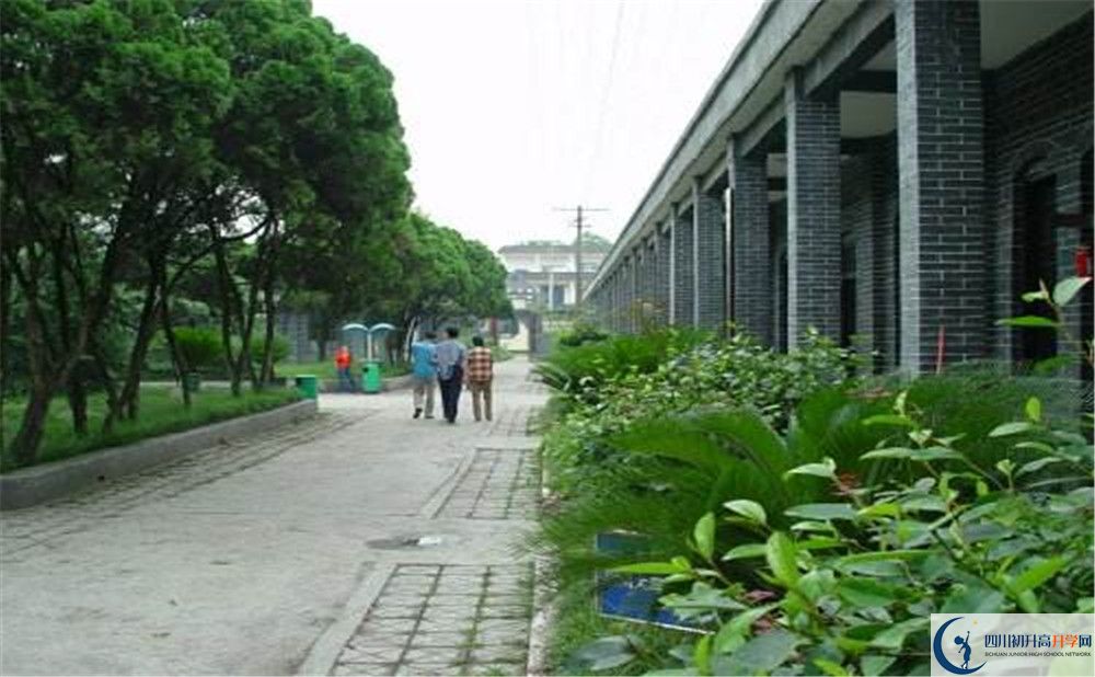 安仁中學的學費一期是多少？