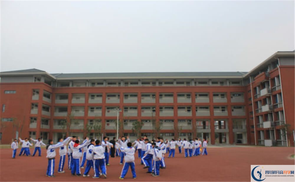 成都七中萬達學(xué)校的分?jǐn)?shù)線大概是多少分？