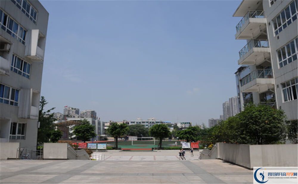 成都鐵路中學(xué)的分數(shù)線大概是多少分？