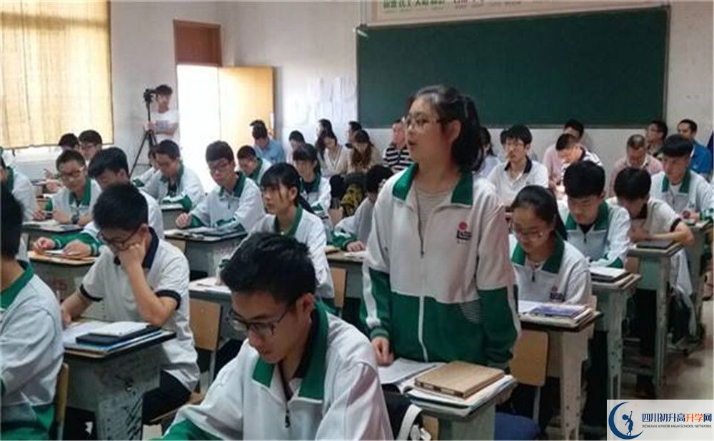溫江二中的分?jǐn)?shù)線大概是多少？