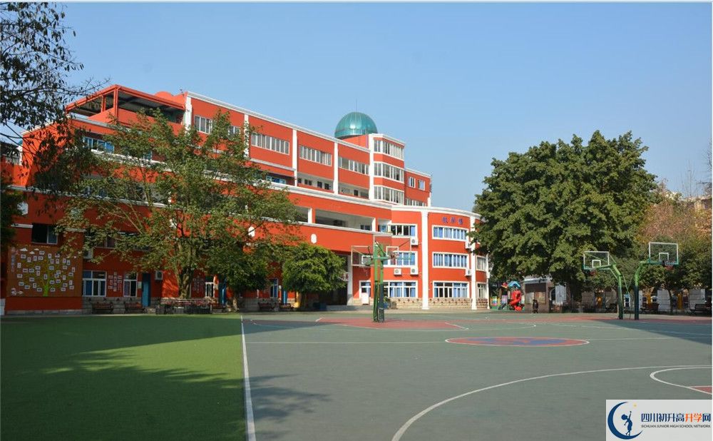 成都新世紀外國語學校的住宿條件怎么樣？