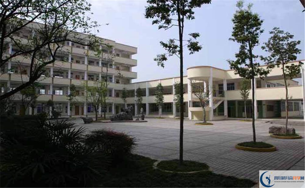 都江堰外國語實驗學(xué)校住宿條件怎么樣？