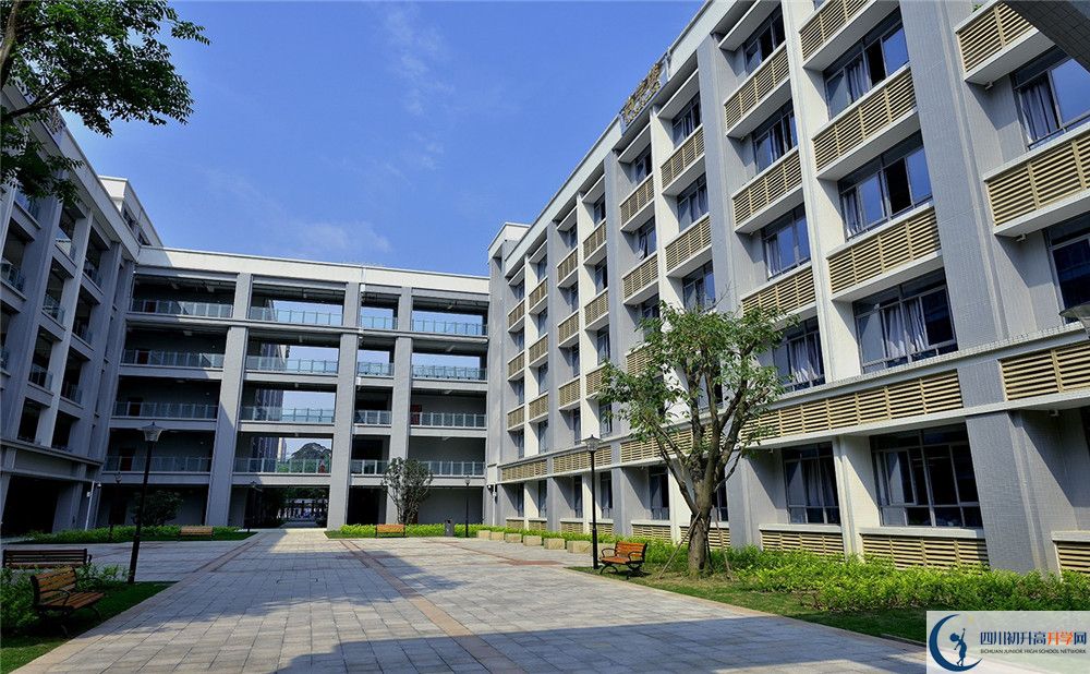 成都市第四十九中學(xué)高一多久放一次假？
