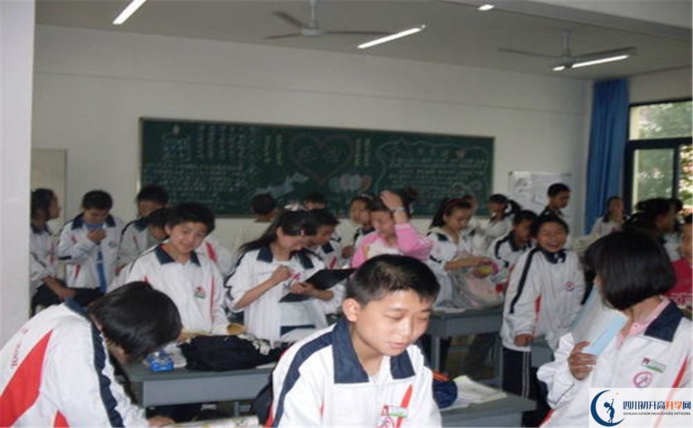 敖平中學(xué)2020年被清華北大錄取的學(xué)生有多少？