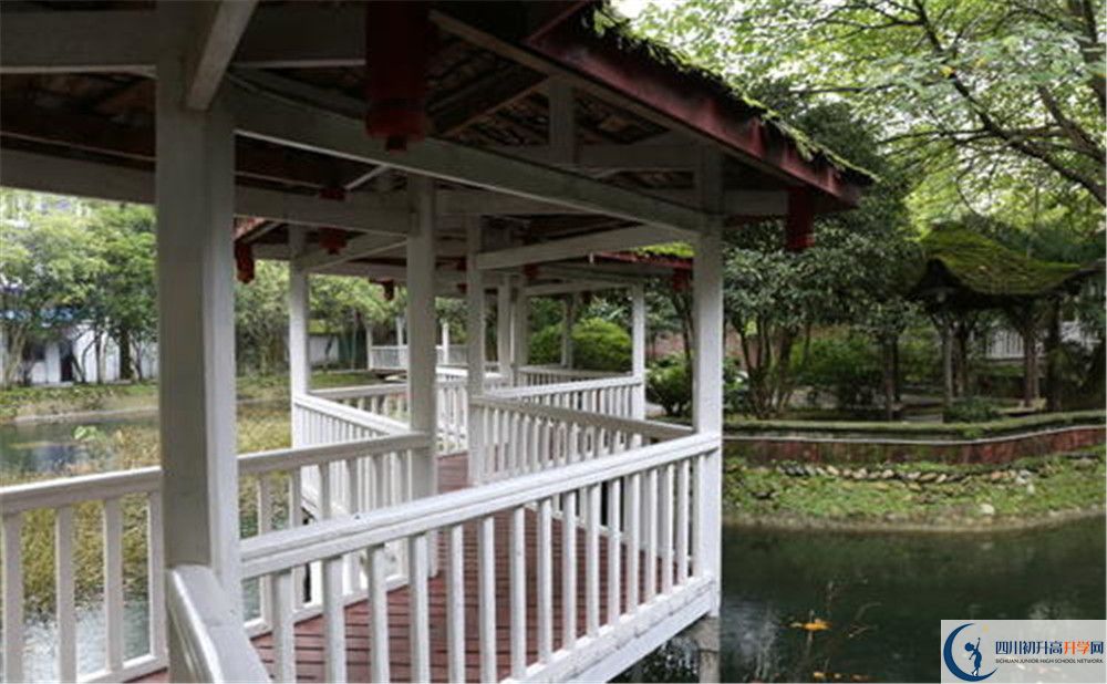 光亞學(xué)校住宿費(fèi)用是多少？