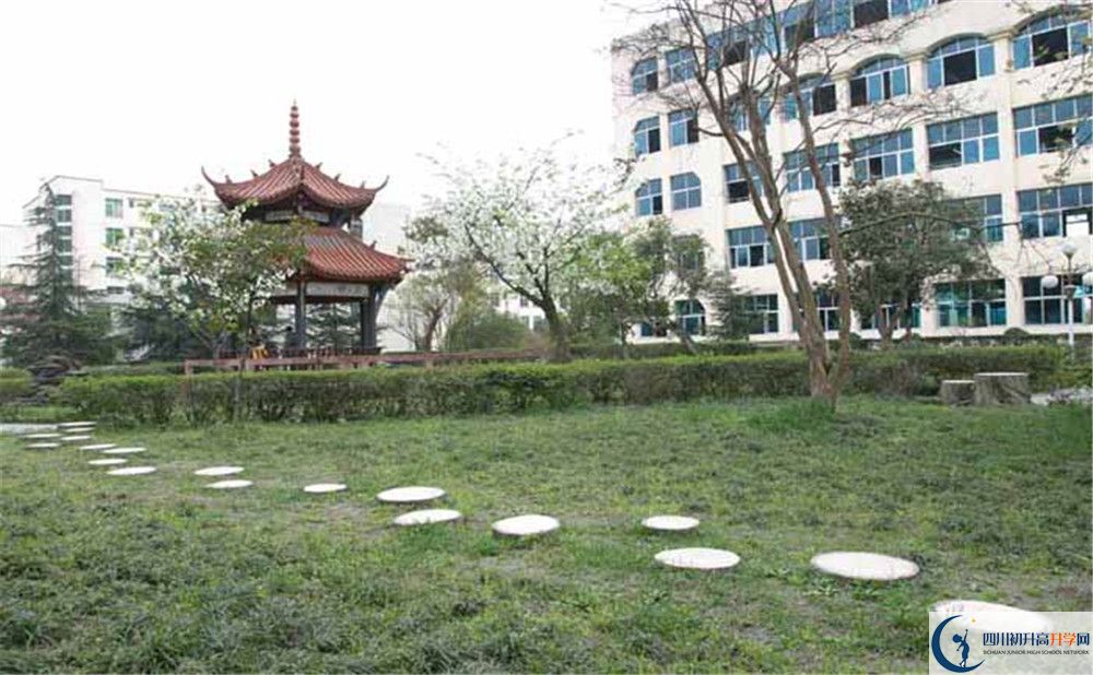 都江堰外國語實驗學(xué)校初升高向外地招生嗎？