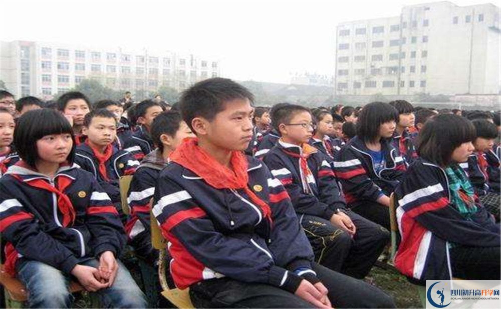 大邑縣實(shí)驗(yàn)中學(xué)2020年高中部入學(xué)條件是什么？