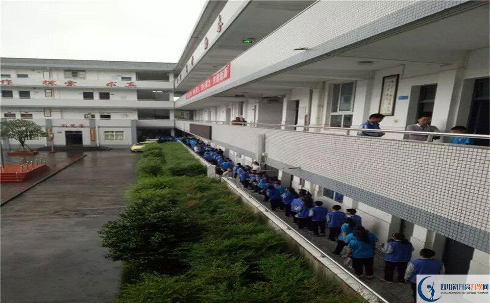 壽安中學(xué)住宿費(fèi)用是多少？