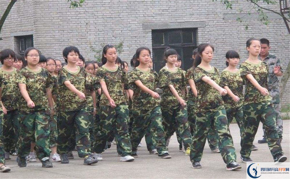 成都市鹽道街中學(xué)高中住宿怎么樣？