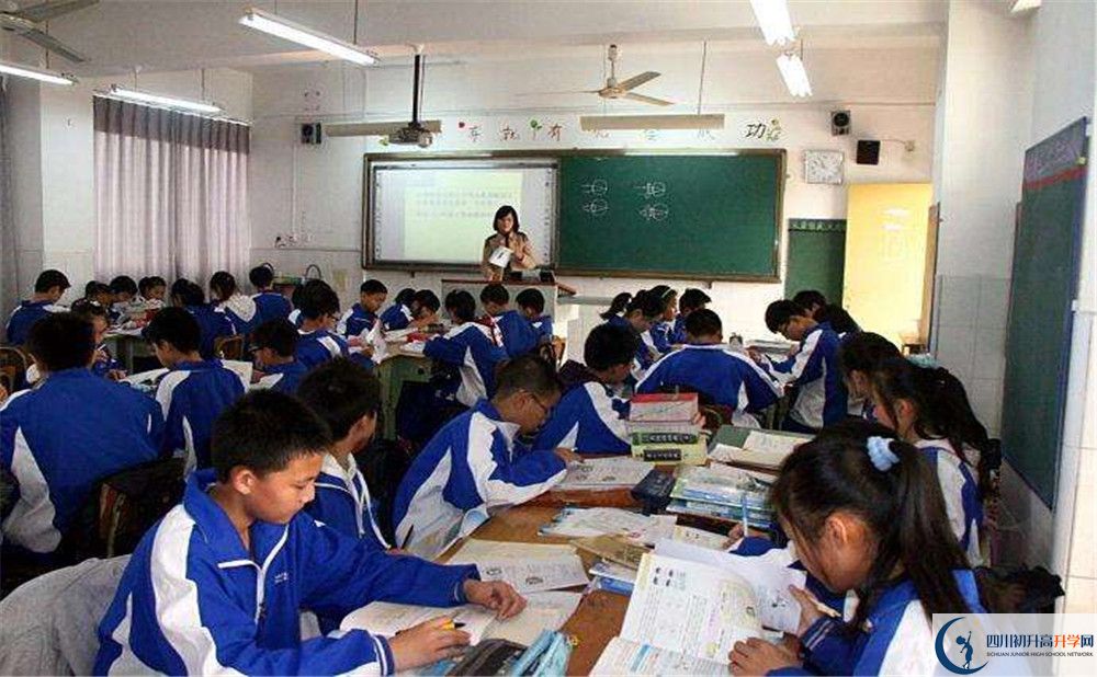成都市第三十八中學高中住宿怎么樣？