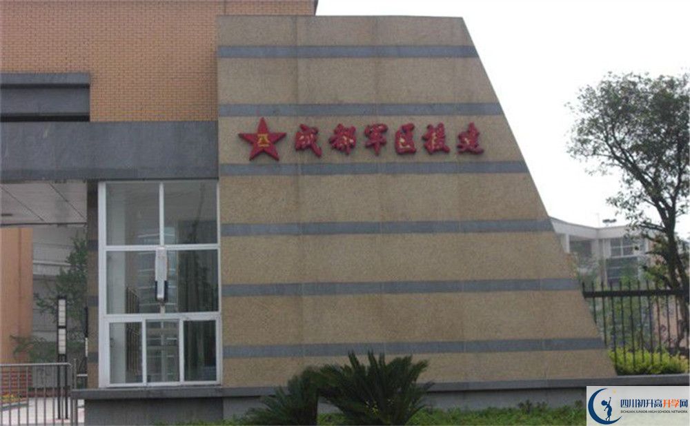 八一聚源高級中學招生考試科目有哪些？