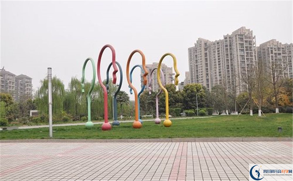 成都七中實驗學校平行班與實驗班差多少？