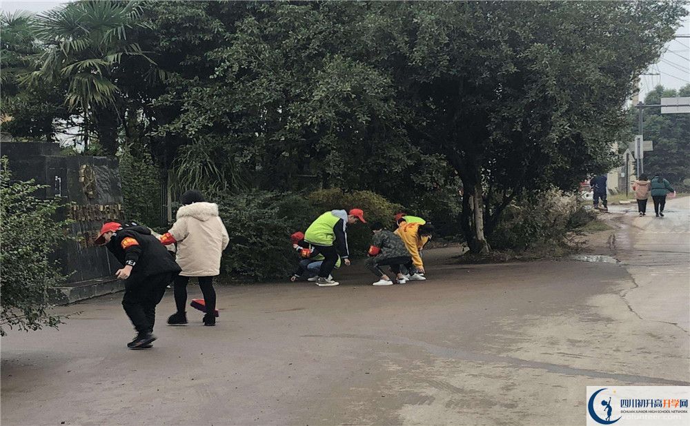 養(yǎng)馬中學位置在哪里？