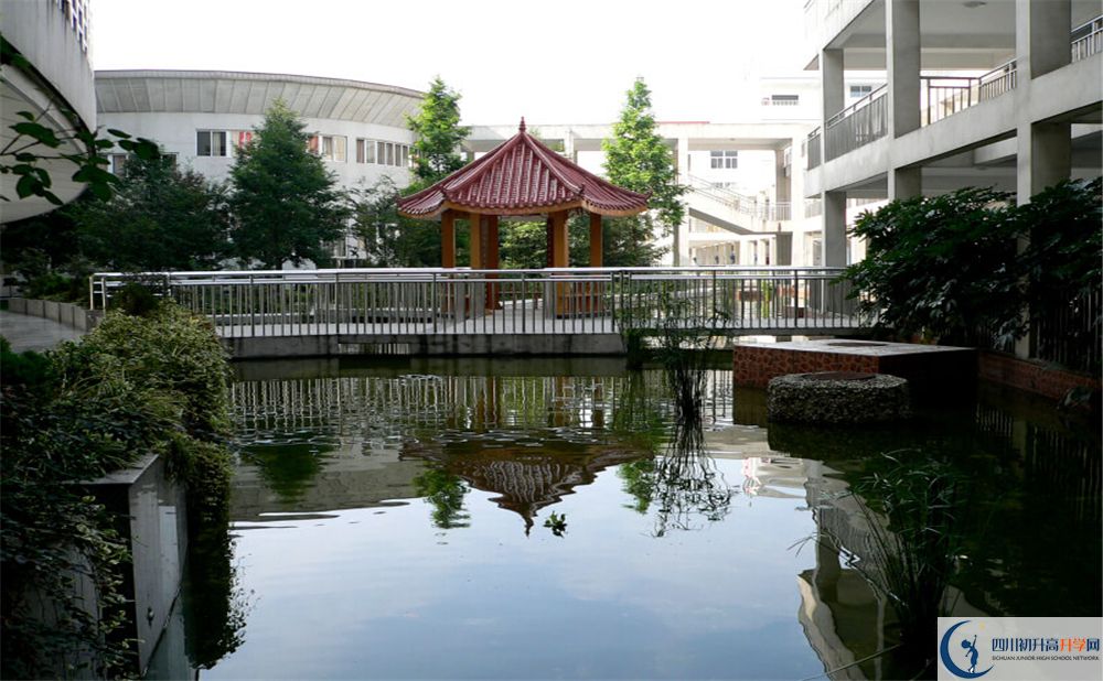 成都市龍泉中學(xué)在全國高中排名是多少？