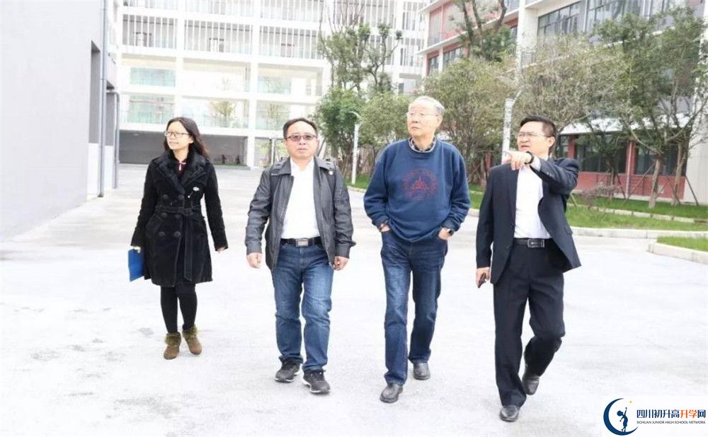 北二外成都附屬中學(xué)高中分班考試難嗎？